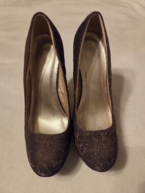 Sparkle Round-Toe Brown Heels